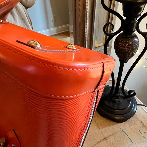 🧡🧡Louis Vuitton Alma Pm Epi Leather with crossbody strap 🧡🧡 - Picture 11 of 11